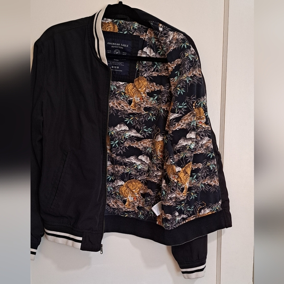 Women's American Eagle Black Bomber Jacket size M - Picture 4 of 9